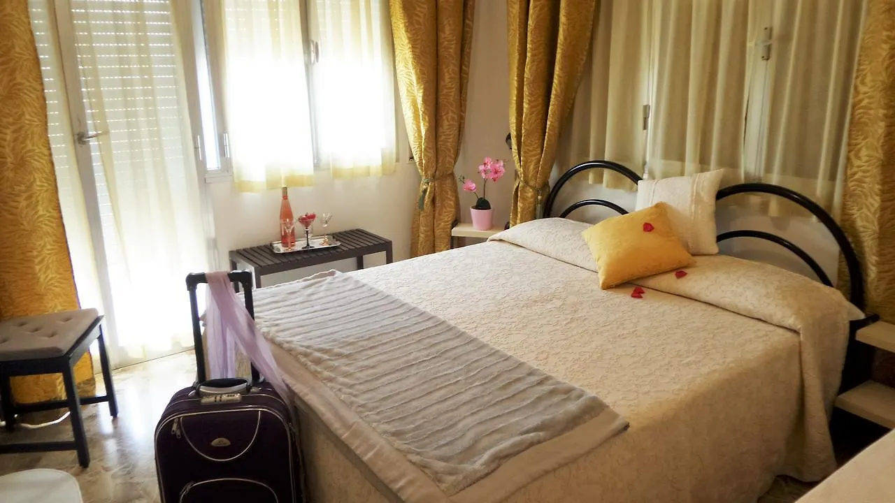 Hotel Eugenio Rimini 2*,  Italië