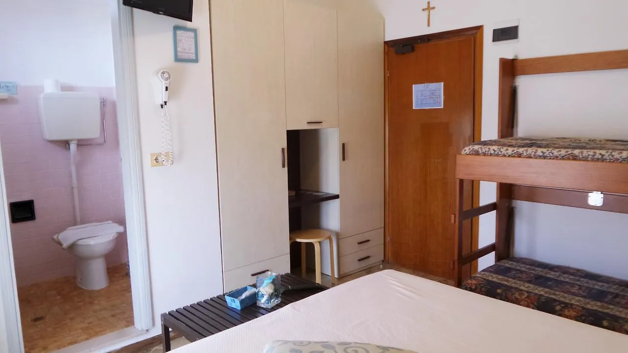 Hotel Eugenio Rimini 2*,