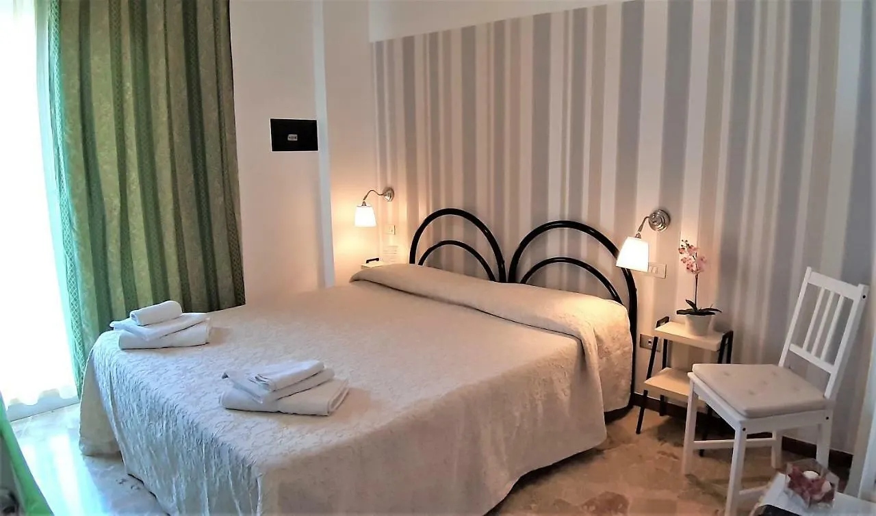 Hotel Eugenio Rimini 2*,  Italië
